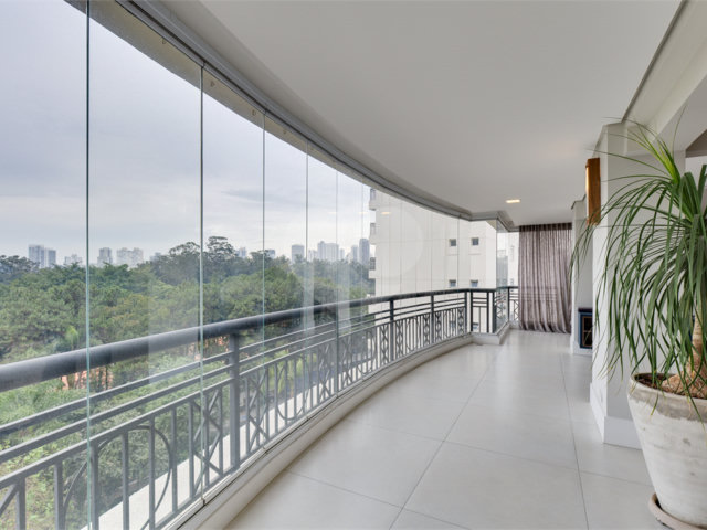 Apartamento para alugar com 4 suítes em Granja Julieta, São Paulo, SP