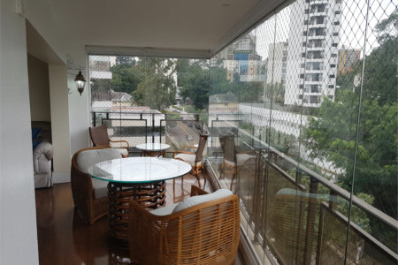 Apartamento à venda com 4 quartos, sendo 1 suíte, em Morumbi, São Paulo, SP