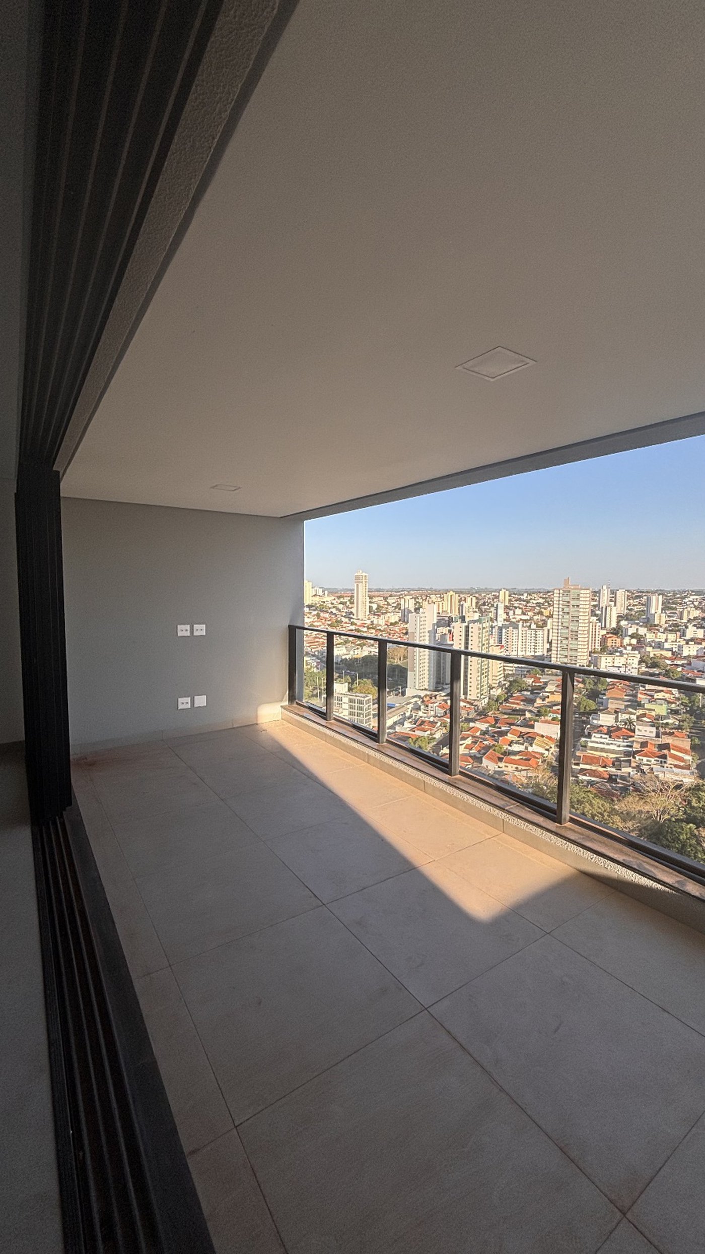 Apartamento à venda com 3 suítes em Edifício Majestic, Presidente Prudente, SP