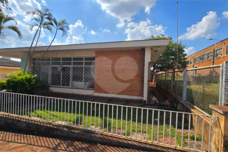 Casa à venda com 4 quartos em Vila Xavier (vila Xavier), Araraquara, SP