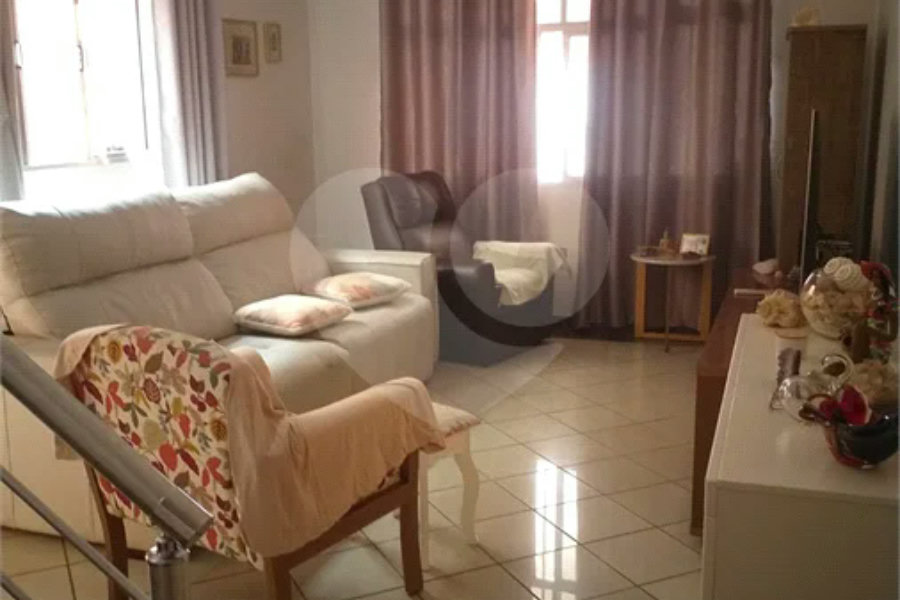 Vende-se Lindo Sobrado na Vila Santa Catarina