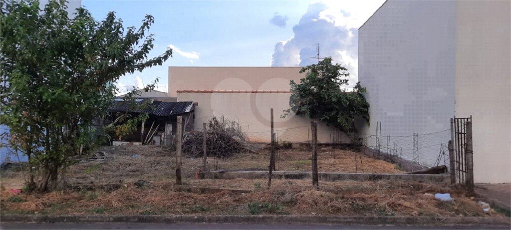 Terreno com 125 m² .
