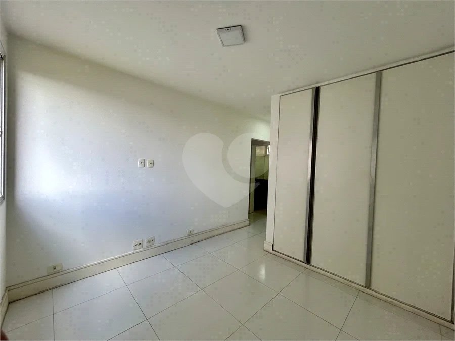 Apartamento de 105 m2, 3 dorms, 2 vagas livres em Perdizes