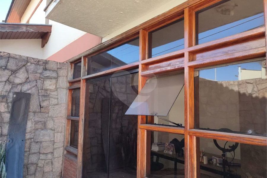 Casa Espetacular com Piscina e Churrasqueira à Venda na Vila Rezende