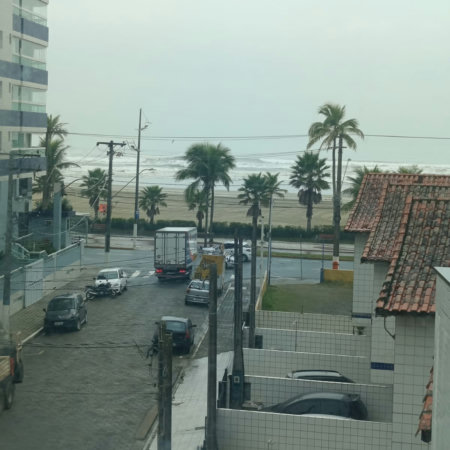 🌊✨ SEU NOVO LAR A POUCOS PASSOS DO MAR NA GUILHERMINA! ✨🌊