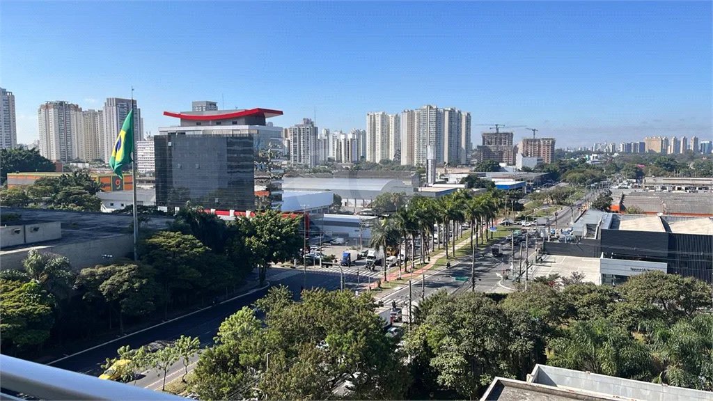 Conjunto comercial com 60m² , 1 banheiro , 2 vagas de garagem , à venda na Vila Leopoldina.