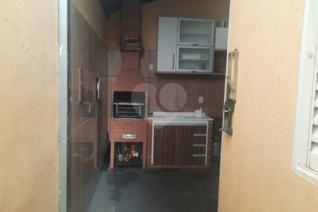 Ótima Oportunidade: Casa com Área de Lazer e Garagem para Dois Carros