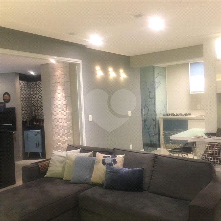 Apartamento à venda com 3 suítes em Vila Bertioga, São Paulo, SP