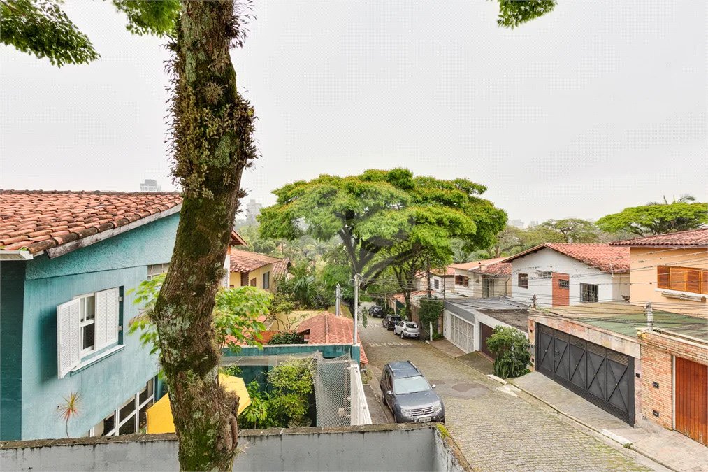 Sobrado com 3 quartos sendo 1 suíte 2 vagas à venda no Alto da Boa Vista – São Paulo/SP
