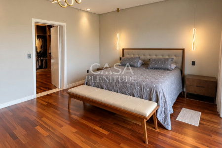Casa nova no Saint Patrick com 926 m², 5 suítes, elevador e piscina aquecida, saúna em Sorocaba