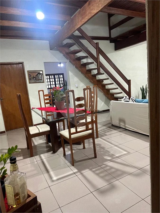 Sítio encantador em Nazaré Paulista – 1.000 m² de terreno, piscina e varanda gourmet