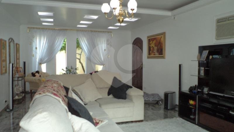 Casa térrea com 3 quartos em bolsão residencial City Campo Grande em São Paulo - SP
