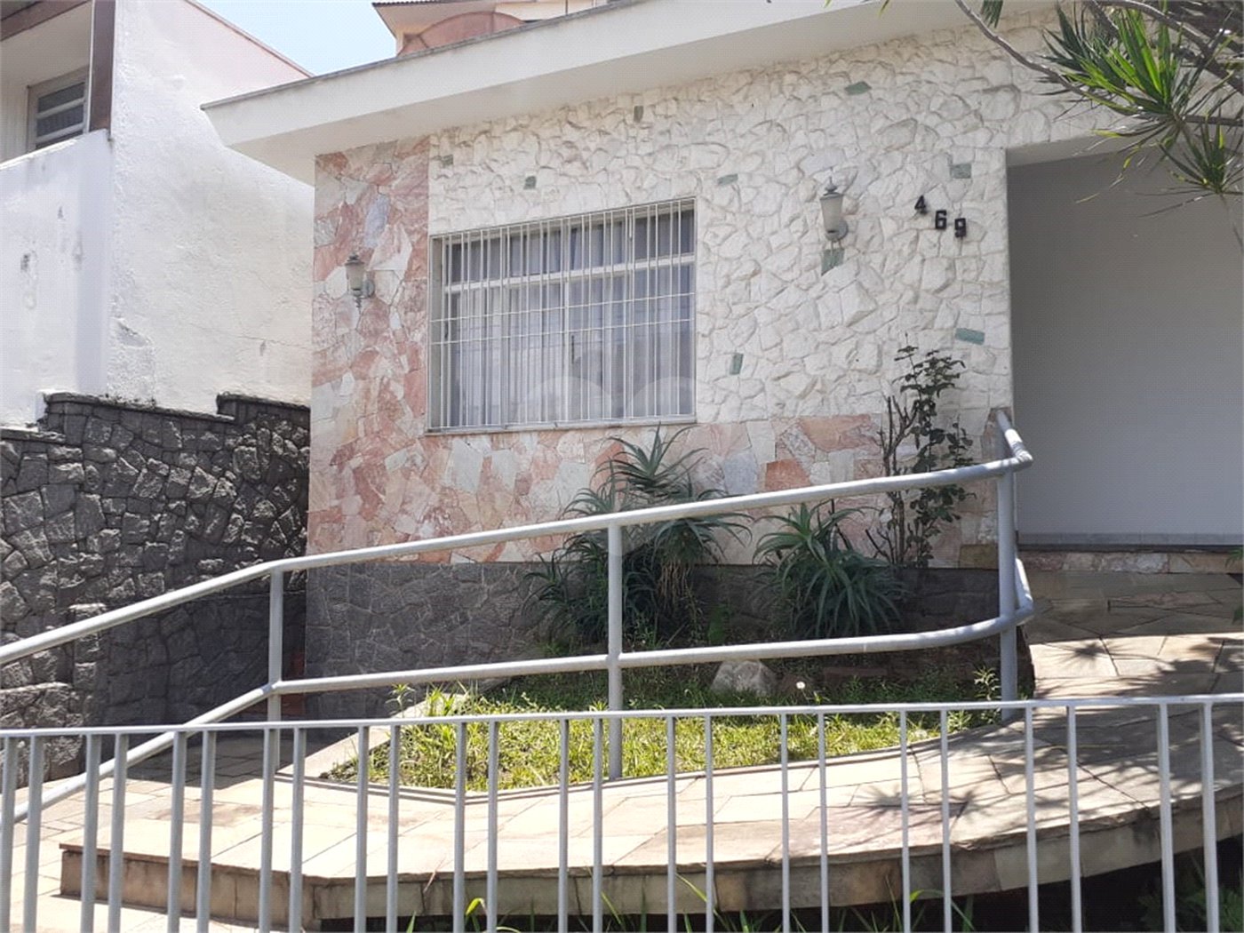 Casa Terrea a venda no bairro do Jardim França