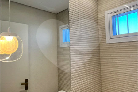 Apartamento com 69 metros todo reformado ao lado da Alameda Lucas em Atibaia.