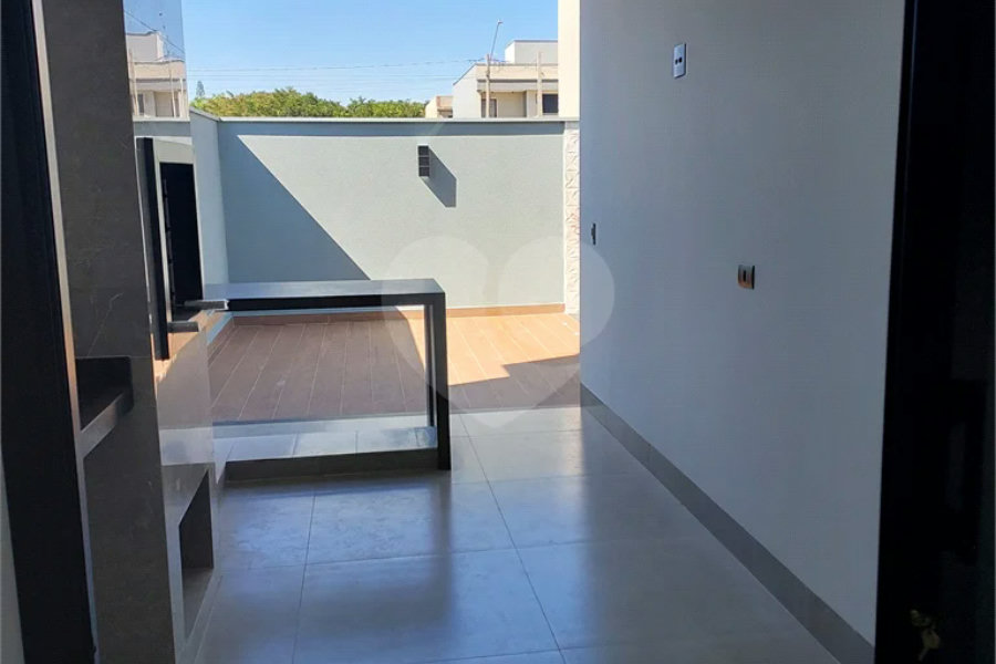 Casa térrea em condomínio fechado com 3 dormitórios sendo 1 suíte em Piracicaba-SP.