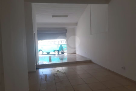 Salão comercial na Gertrudes: excelente Oportunidade de Locação!