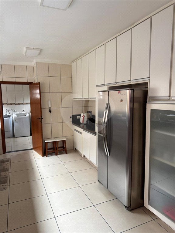 Sobrado à venda com 4 quartos, sendo 3 suítes, em Interlagos, São Paulo, SP