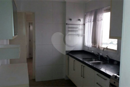 Cobertura duplex à venda na Mooca de 277m² com 3 dormitórios, 1 suíte e 3 vagas.