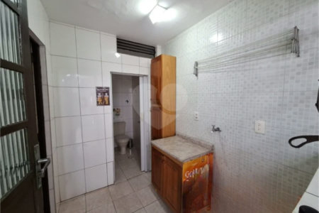 Sobrado com 2 dormitórios com 2 vagas de garagem