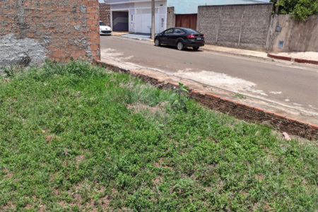 Terreno no Jardim Embare