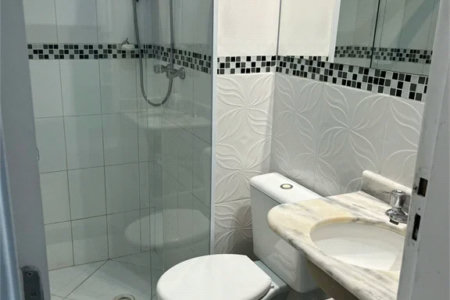 Casa à venda com 3 quartos, sendo 1 suíte, no condomínio New Village, Cotia - SP