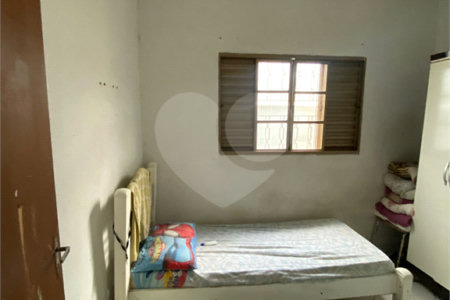Casa Térrea com 2 dormitórios.