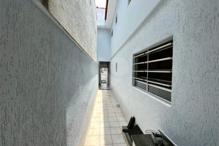Sobrado com 3 dormitórios , sendo 1 suíte à venda no bairro Jardim Marek , Santo André