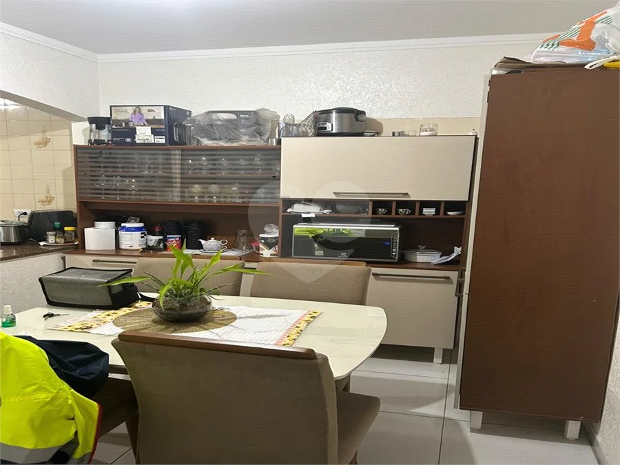 Casa Térrea 2 dormitórios 1 suíte.