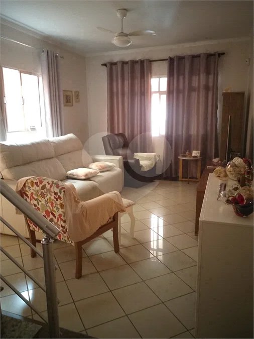 Vende-se Lindo Sobrado na Vila Santa Catarina