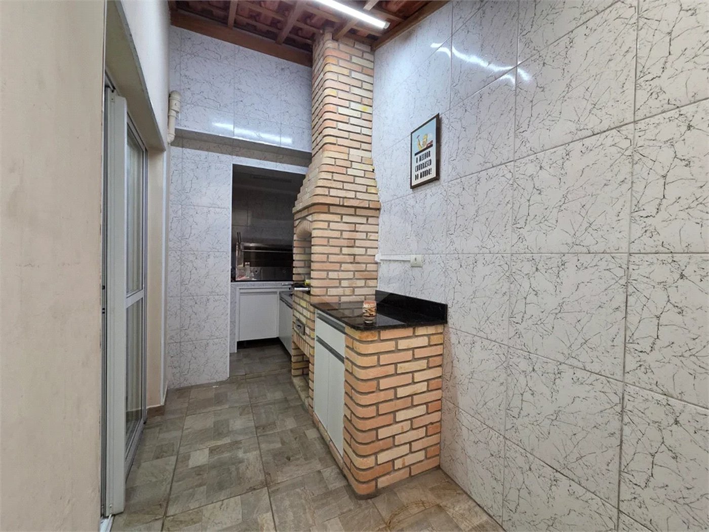 Sobrado Reformado 3 Dorms sendo 1 Suíte e 2 Vagas