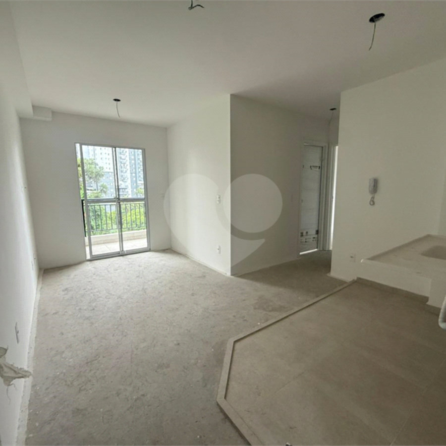Apartamento à venda com 2 quartos, sendo 1 suíte, no condomínio Gran Vitta, Guarulhos - SP