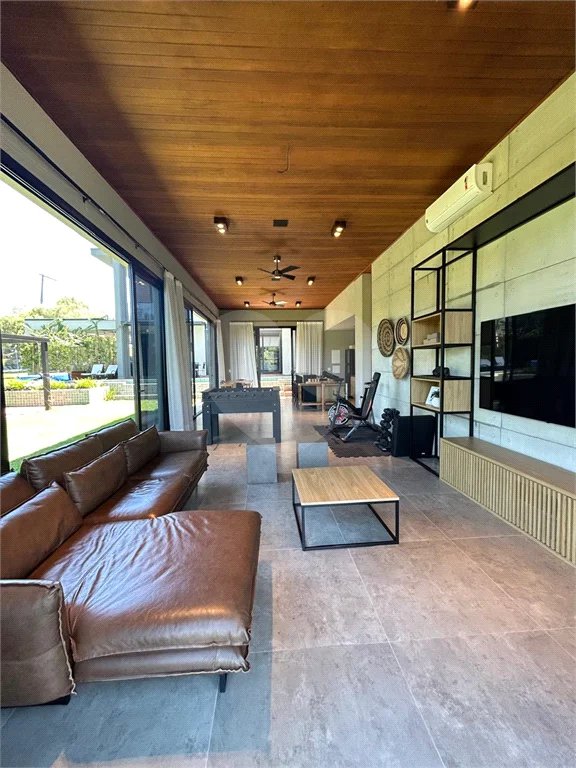 Belíssima Casa à venda com 453m², 4 suítes e 5 vagas de garagem em Atibaia!!!!