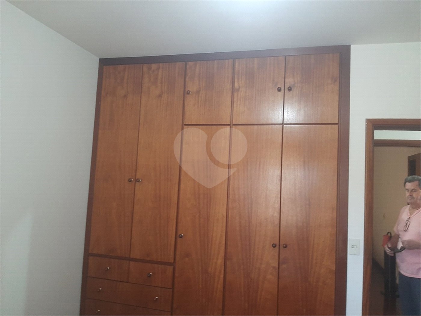 Bela casa com boa localização no bairro Portal do Sol