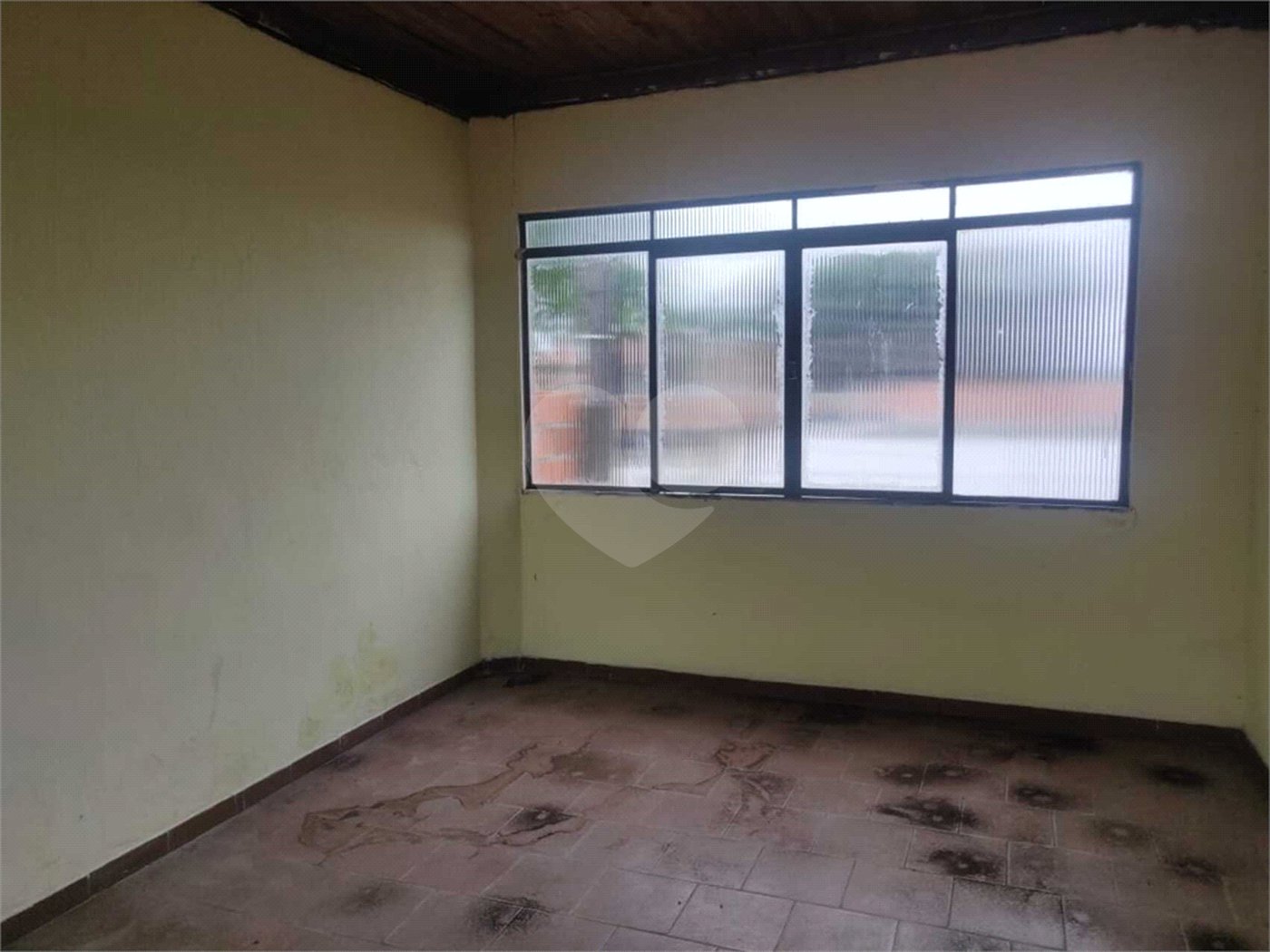 CASA COM DOIS ANDARES SEPARADOS A VENDA NO JARDIM LIMOEIRO, COM 139M²