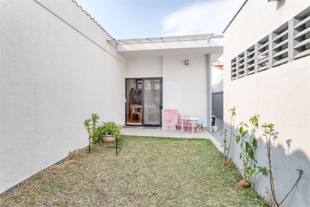 Casa à venda com 3 quartos, sendo 1 suíte, em Granja Julieta, São Paulo, SP