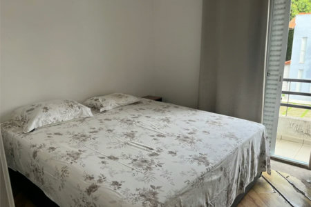 Casa à venda com 3 quartos, sendo 1 suíte, no condomínio New Village, Cotia - SP