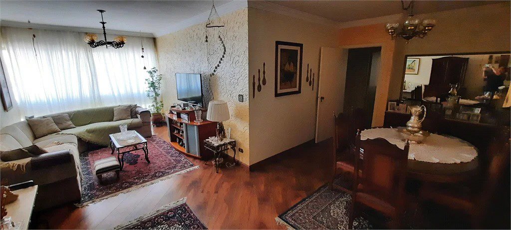 Apartamento à venda com 3 quartos, sendo 1 suíte, em Vila Madalena, São Paulo, SP