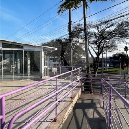 Lindo Salão Comercial para locação com 924m2 no Centro de Atibaia