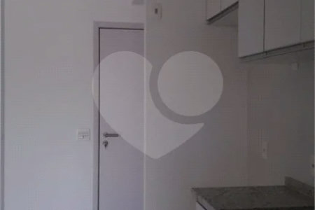 Condomínio Biografia Apartamento com 69m2 com 2 dormitórios e 1 vaga.Aceita Permuta