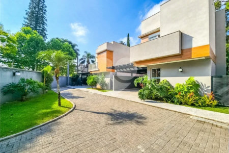 Casa em Condomínio 3 suítes 2 vagas a venda | Jardim Prudência - São Paulo