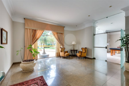 Apartamento à venda com 3 suítes em Real Parque, São Paulo, SP