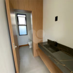 Casa à Venda no Condomínio Damha II