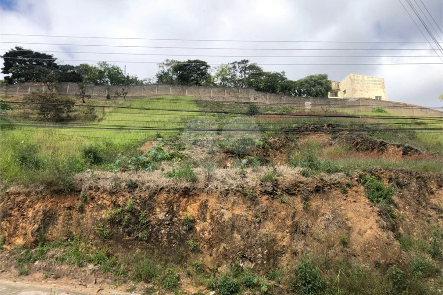 Terreno Amplo à Venda – 528 m² no Jardim Quisisana/MG