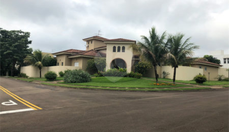 Casa à venda com 3 suítes no condomínio Damha I, São Carlos - SP