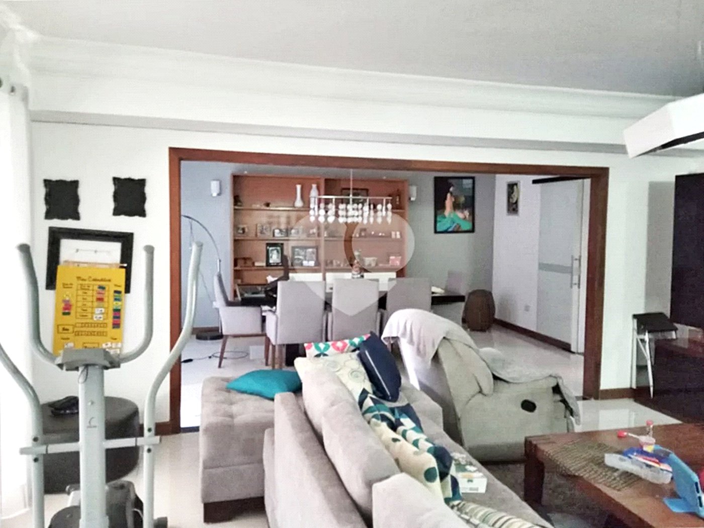 Sobrado Tremembé | 450m² | 3 Suítes | 4 Vagas | Espaço Gourmet | Lazer Completo