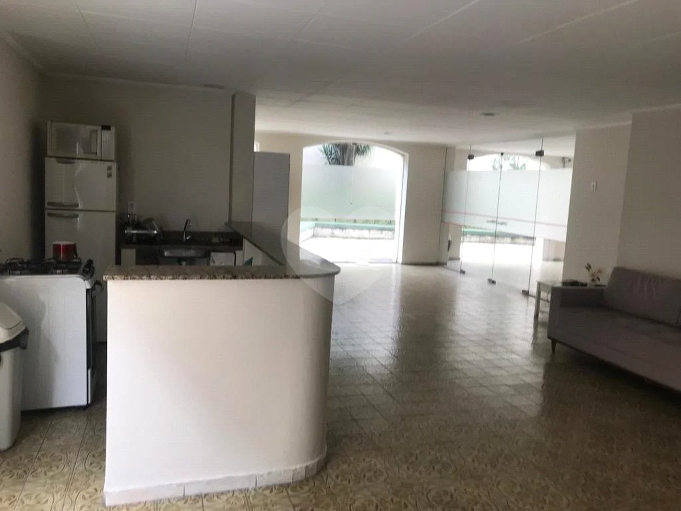 Espaço e Segurança no Bom Retiro: Apartamento de 100 m² com Infraestrutura Completa