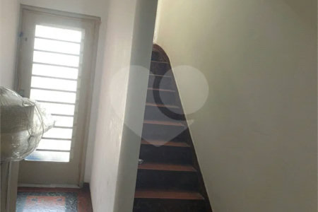 Sobrado á venda em Moema de 280m² com 3 vagas 3 dormitórios e 5 banheiros