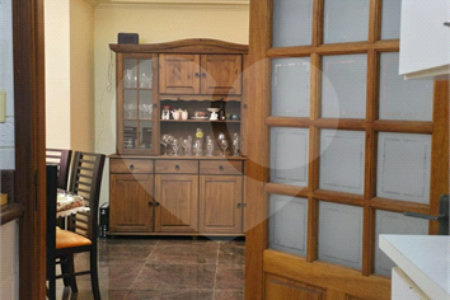 Casa à venda no Parque Fehr de 500m²