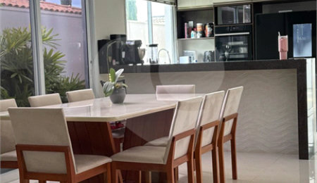 Casa à venda com 3 suítes no condomínio Residencial Quebec, São Carlos - SP