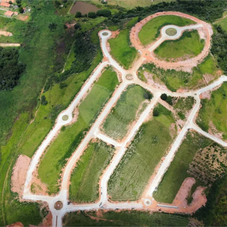 Terrenos de 300 metros em condomínio fechado e prontos para construir na região de Atibaia